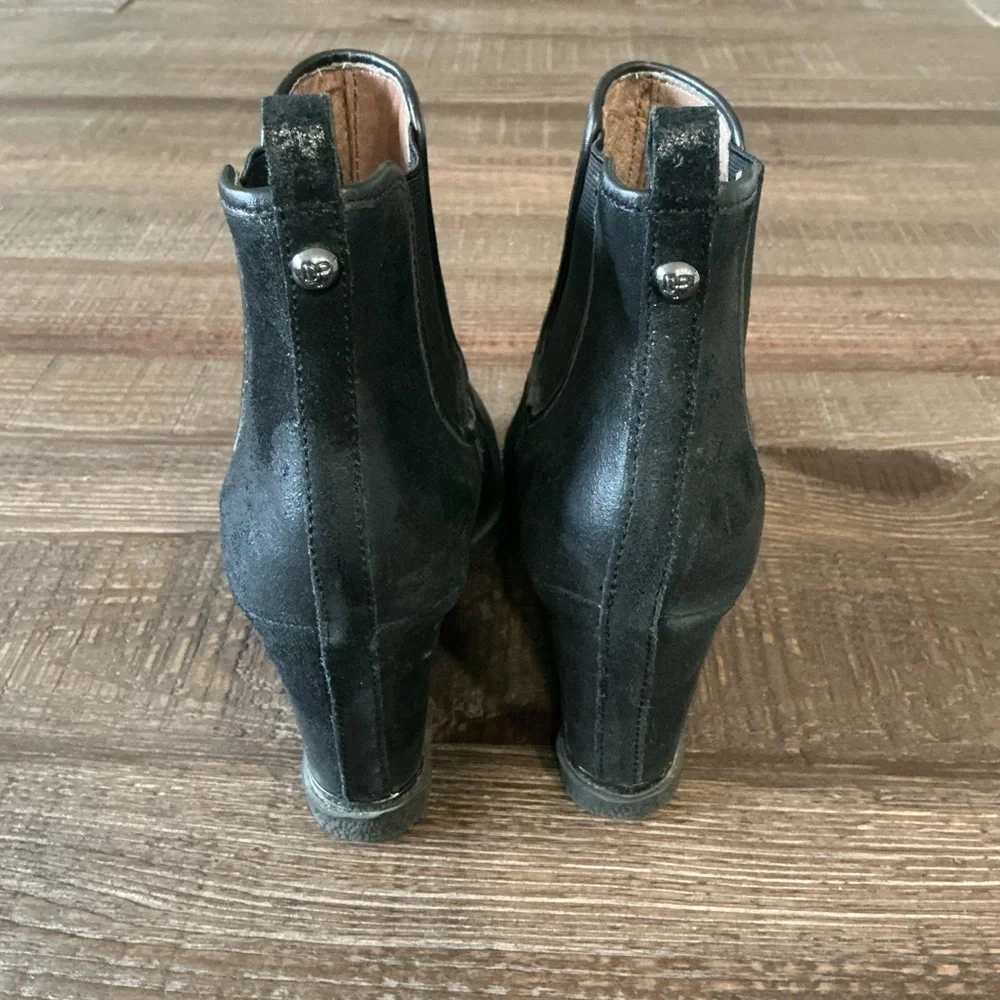 Donald J. Pilner Dillion Black Distressed Ankle Wedge Boots Size 6.5